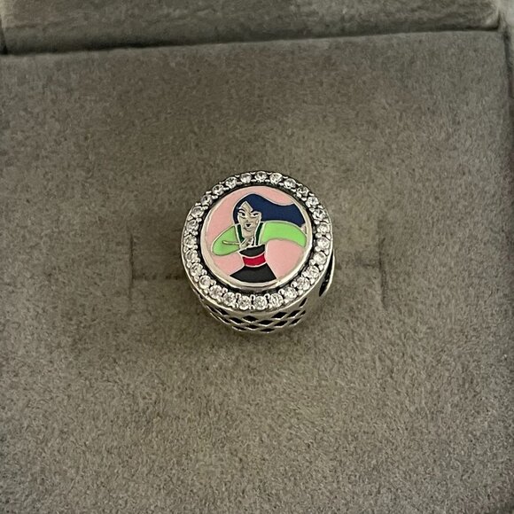 2025 Disney Parks runDisney Princess Weekend Pandora Charm Mulan 5K - Picture 1 of 4